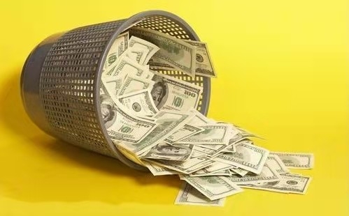 富爸爸預(yù)測美元的貶值，將其標(biāo)記為衛(wèi)生紙